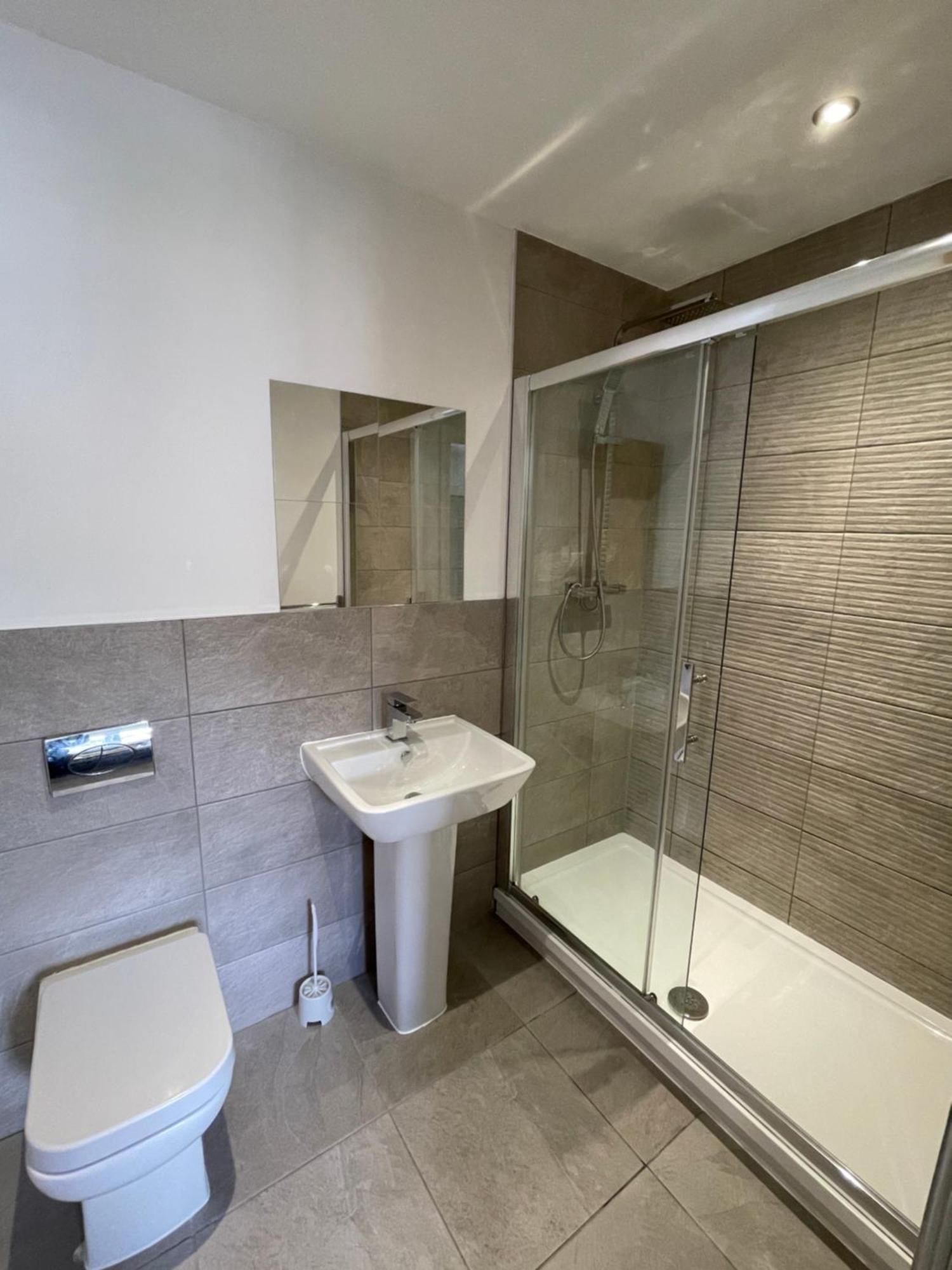 Stylish And Modern 2Br Apartment With Parking Sheffield Exteriör bild